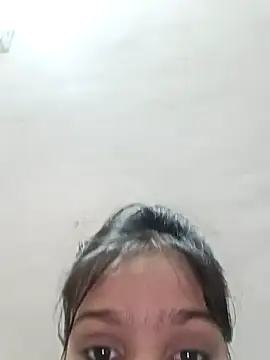 Snapshot of Riyu_05 chatting on February 8, 2025, 9:46 am Riyu 05 online show from February 8, 2025, 9:46 am