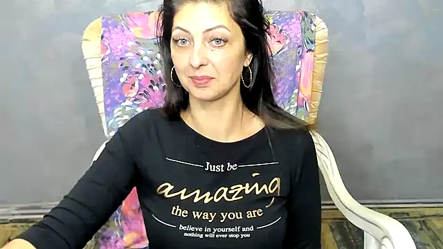 Snapshot of DivinSandra chatting on December 3, 2024, 9:11 am DivinSandra online show from December 3, 2024, 9:11 am