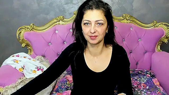 Snapshot of DivinSandra chatting on January 5, 2025, 4:25 am DivinSandra online show from January 5, 2025, 4:25 am