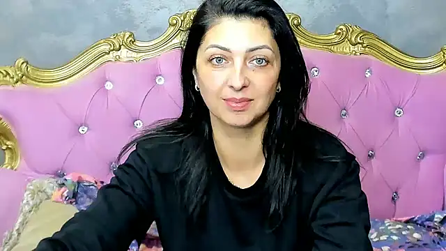 Snapshot of DivinSandra chatting on February 27, 2025, 11:41 am DivinSandra online show from February 27, 2025, 11:41 am