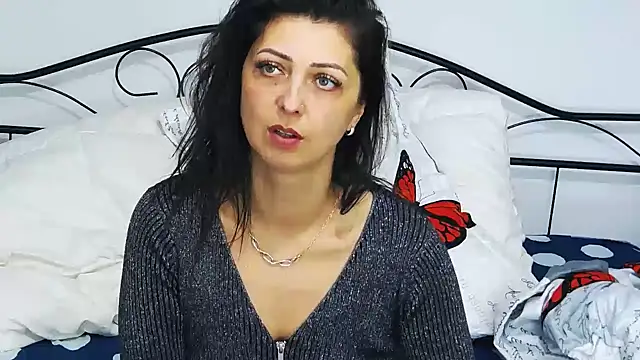 Snapshot of DivinSandra chatting on March 21, 2025, 9:45 am DivinSandra online show from March 21, 2025, 9:45 am