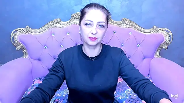 Snapshot of DivinSandra chatting on October 13, 2025, 4:56 am DivinSandra online show from October 13, 2025, 4:56 am