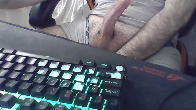 Snapshot of squiddy_69 chatting on October 13, 2025, 12:43 am squiddy 69 online show from October 13, 2025, 12:43 am