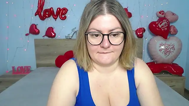 Snapshot of ZannaDreil chatting on February 12, 2025, 7:02 pm ZannaDreil online show from February 12, 2025, 7:02 pm