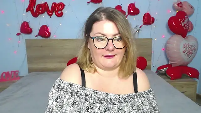 Snapshot of ZannaDreil chatting on February 19, 2025, 10:20 pm ZannaDreil online show from February 19, 2025, 10:20 pm