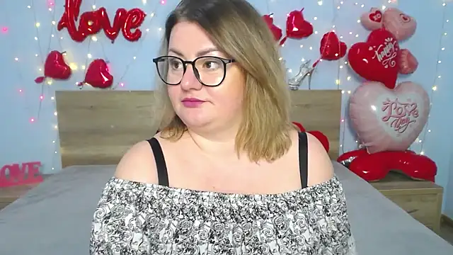 Snapshot of ZannaDreil chatting on February 20, 2025, 1:25 am ZannaDreil online show from February 20, 2025, 1:25 am