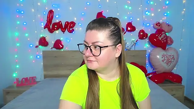 Snapshot of ZannaDreil chatting on February 20, 2025, 7:08 pm ZannaDreil online show from February 20, 2025, 7:08 pm