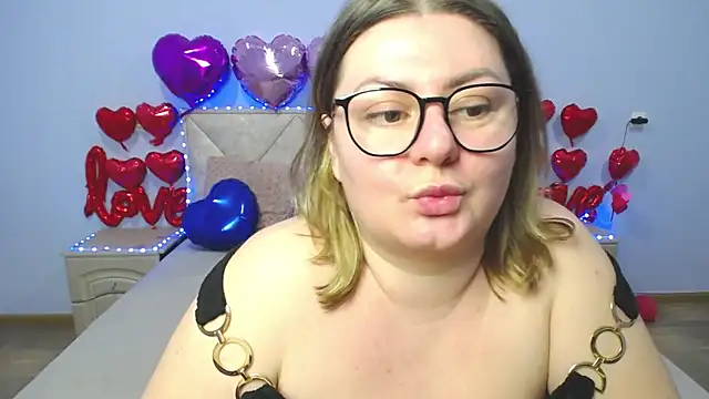 Snapshot of ZannaDreil chatting on February 22, 2025, 10:09 pm ZannaDreil online show from February 22, 2025, 10:09 pm