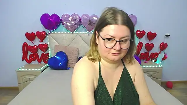 Snapshot of ZannaDreil chatting on February 23, 2025, 4:17 am ZannaDreil online show from February 23, 2025, 4:17 am
