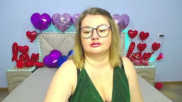 Snapshot of ZannaDreil chatting on February 26, 2025, 7:05 pm ZannaDreil online show from February 26, 2025, 7:05 pm