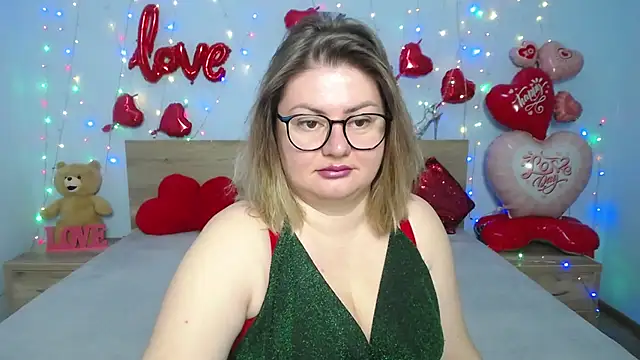 Snapshot of ZannaDreil chatting on February 28, 2025, 7:14 pm ZannaDreil online show from February 28, 2025, 7:14 pm