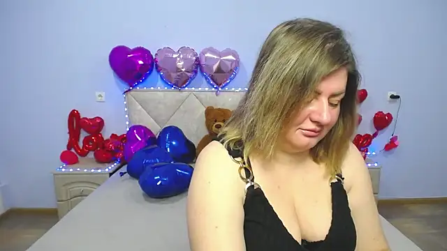 Snapshot of ZannaDreil chatting on March 4, 2025, 7:01 pm ZannaDreil online show from March 4, 2025, 7:01 pm