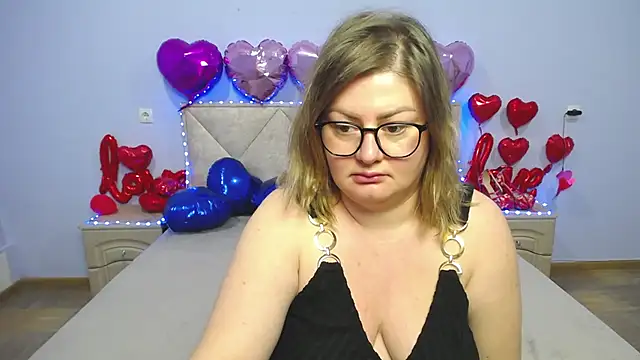 Snapshot of ZannaDreil chatting on March 4, 2025, 10:38 pm ZannaDreil online show from March 4, 2025, 10:38 pm