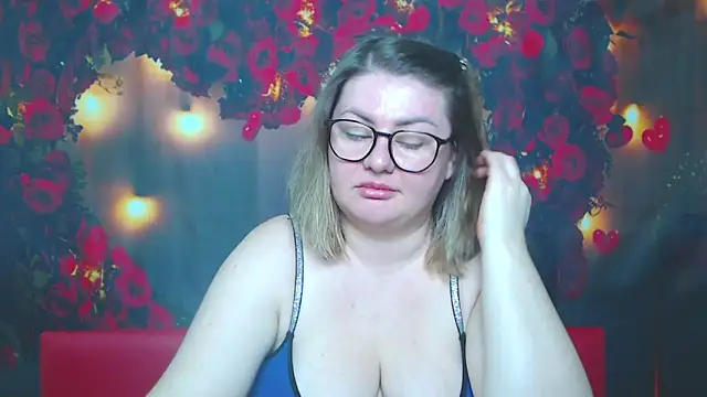 Snapshot of ZannaDreil chatting on March 9, 2025, 2:29 am ZannaDreil online show from March 9, 2025, 2:29 am