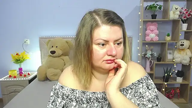 Snapshot of ZannaDreil chatting on March 11, 2025, 7:14 pm ZannaDreil online show from March 11, 2025, 7:14 pm