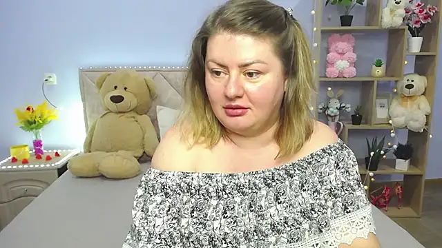 Snapshot of ZannaDreil chatting on March 11, 2025, 10:20 pm ZannaDreil online show from March 11, 2025, 10:20 pm