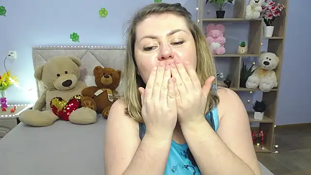 Snapshot of ZannaDreil chatting on March 14, 2025, 10:07 am ZannaDreil online show from March 14, 2025, 10:07 am