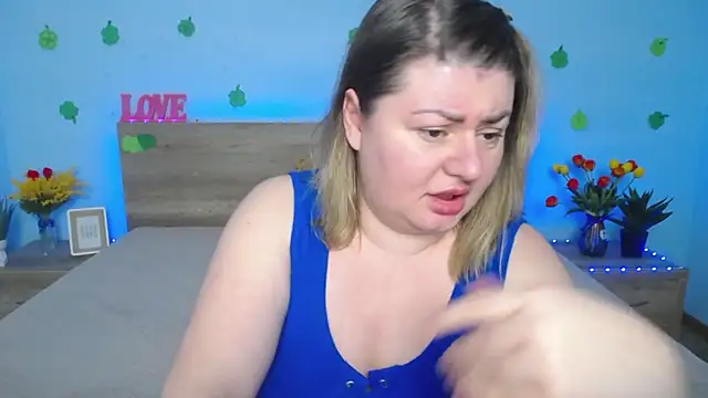 Snapshot of ZannaDreil chatting on March 23, 2025, 1:20 am ZannaDreil online show from March 23, 2025, 1:20 am