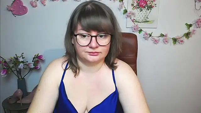 Snapshot of ZannaDreil chatting on September 13, 2025, 6:08 pm ZannaDreil online show from September 13, 2025, 6:08 pm