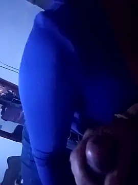 Snapshot of SINUECASTILLO chatting on February 13, 2025, 4:39 pm SINUECASTILLO online show from February 13, 2025, 4:39 pm