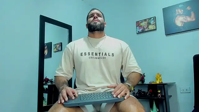 SamirHazard97 online show from November 6, 2025, 8:32 pm