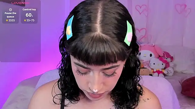 melody suarez online show from November 1, 2025, 8:33 pm