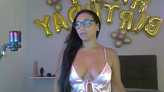 Snapshot of DIOSA-HOT chatting on February 10, 2025, 9:14 am DIOSA-HOT online show from February 10, 2025, 9:14 am