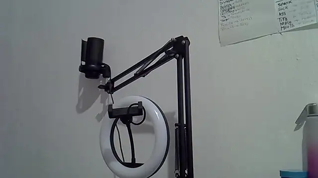 Snapshot of DIOSA-HOT chatting on March 9, 2025, 6:11 pm DIOSA-HOT online show from March 9, 2025, 6:11 pm