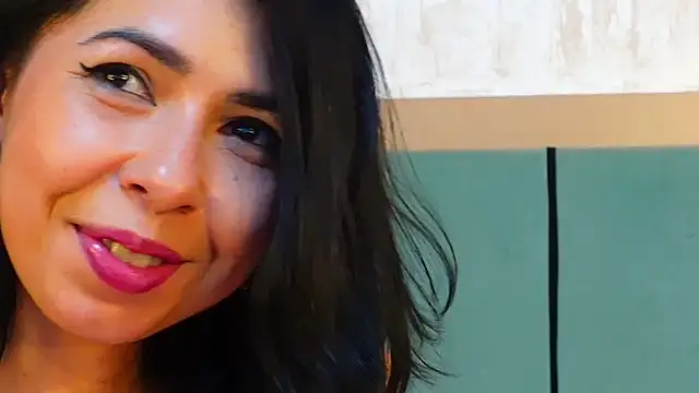 Snapshot of SarraRose chatting on January 16, 2025, 5:11 am SarraRose online show from January 16, 2025, 5:11 am