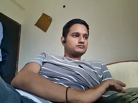 Snapshot of Jonrobinso chatting on October 6, 2025, 5:27 am Jonrobinso online show from October 6, 2025, 5:27 am