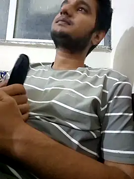 Snapshot of Jonrobinso chatting on October 31, 2025, 1:56 pm Jonrobinso online show from October 31, 2025, 1:56 pm