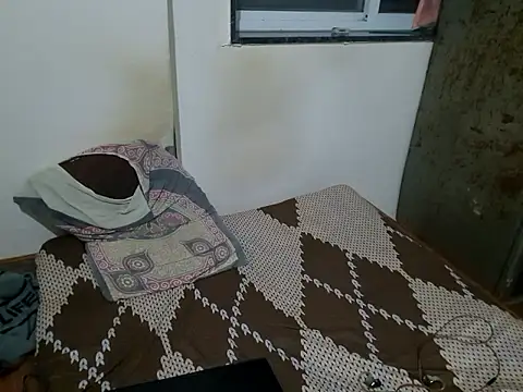 Snapshot of Jonrobinso chatting on November 21, 2025, 5:44 pm Jonrobinso online show from November 21, 2025, 5:44 pm