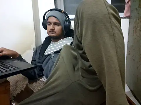 Snapshot of Jonrobinso chatting on November 30, 2025, 5:39 pm Jonrobinso online show from November 30, 2025, 5:39 pm