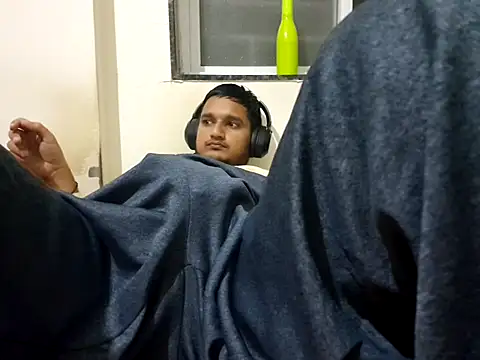 Snapshot of Jonrobinso chatting on December 2, 2025, 6:03 pm Jonrobinso online show from December 2, 2025, 6:03 pm