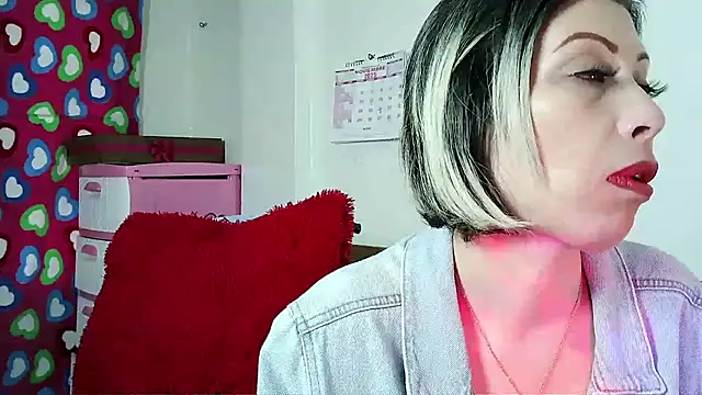 Snapshot of alixia81 chatting on November 15, 2025, 12:34 pm alixia81 online show from November 15, 2025, 12:34 pm