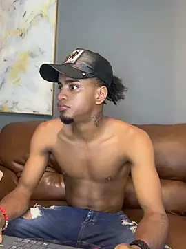 AaronCruz  online show from February 3, 2025, 7:31 pm