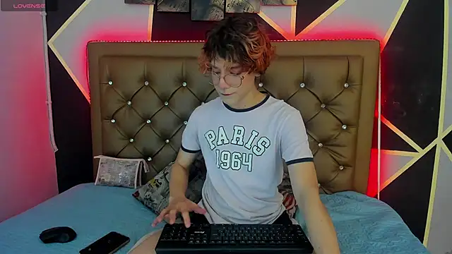 Snapshot of Max_lover1 chatting on January 14, 2025, 2:53 pm Max lover1 online show from January 14, 2025, 2:53 pm