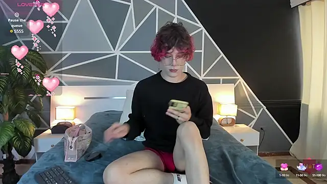 Snapshot of Max_lover1 chatting on March 19, 2025, 8:43 pm Max lover1 online show from March 19, 2025, 8:43 pm