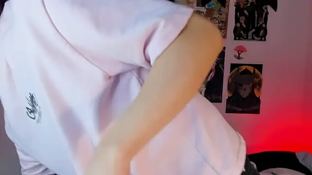 Snapshot of Max_lover1 chatting on October 24, 2025, 1:03 am Max lover1 online show from October 24, 2025, 1:03 am