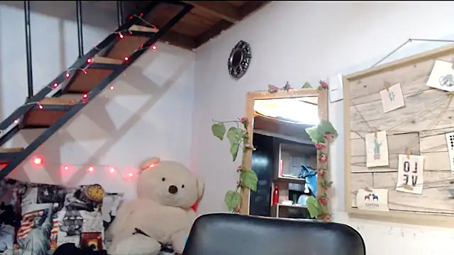 luna sky83 online show from March 1, 2025, 2:02 pm