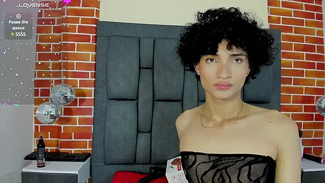 Snapshot of appolo_jay chatting on February 21, 2025, 1:44 am appolo jay online show from February 21, 2025, 1:44 am