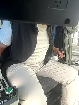 Snapshot of zilzop chatting on December 2, 2025, 11:48 am zilzop online show from December 2, 2025, 11:48 am