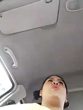 Snapshot of Miia_grand chatting on February 6, 2025, 12:37 pm Miia grand online show from February 6, 2025, 12:37 pm