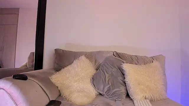 Snapshot of alanajonhsonm chatting on September 18, 2025, 6:37 am alanajonhsonm online show from September 18, 2025, 6:37 am