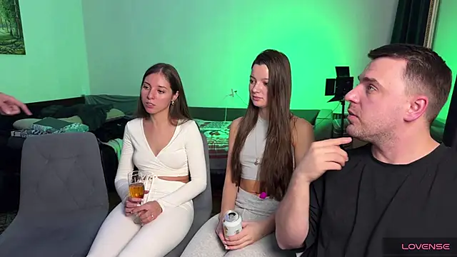 fcjuicy pussy online show from January 29, 2025, 5:02 pm