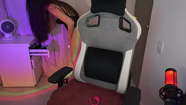 Snapshot of anyacutex chatting on October 31, 2025, 4:57 am anyacutex online show from October 31, 2025, 4:57 am