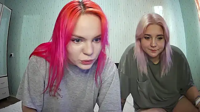 Snapshot of ChrisGirls chatting on December 17, 2024, 12:43 pm ChrisGirls online show from December 17, 2024, 12:43 pm