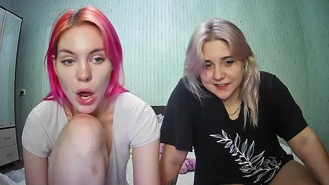 Snapshot of ChrisGirls chatting on December 29, 2024, 4:51 pm ChrisGirls online show from December 29, 2024, 4:51 pm