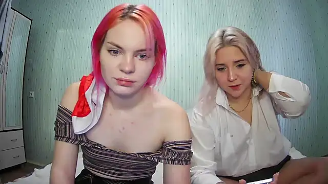 Snapshot of ChrisGirls chatting on December 31, 2024, 9:21 am ChrisGirls online show from December 31, 2024, 9:21 am