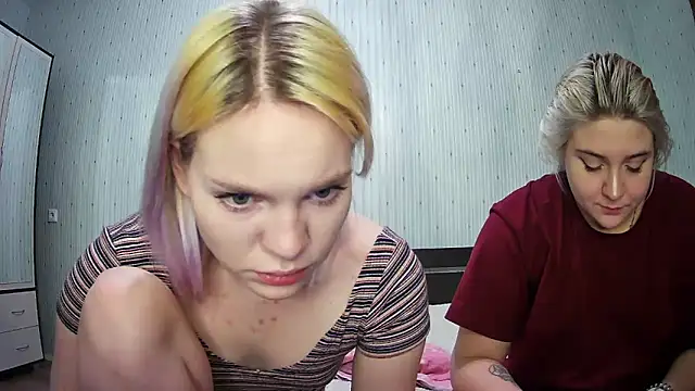 Snapshot of ChrisGirls chatting on January 23, 2025, 1:56 pm ChrisGirls online show from January 23, 2025, 1:56 pm